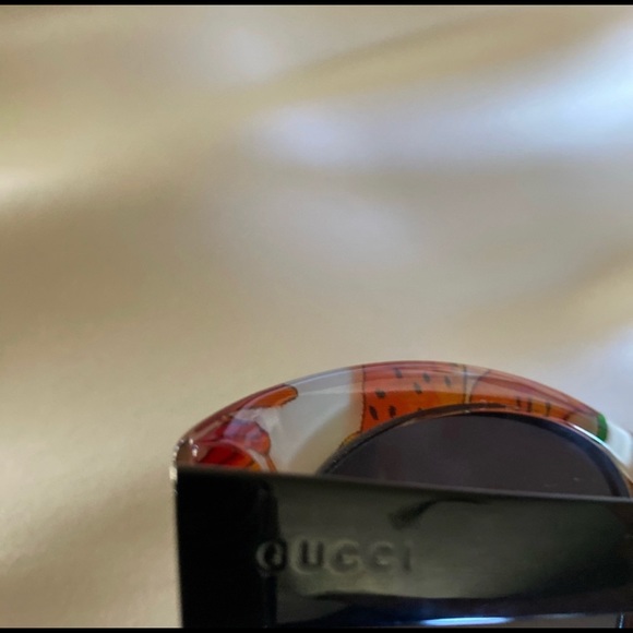 Gucci Sunglasses - Picture 6 of 8